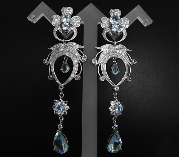 Роскошные крупные серьги с топазами