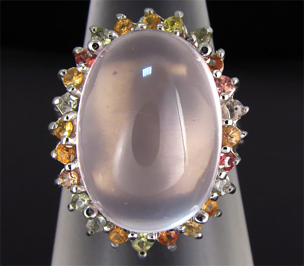 Кольцо с розовым кварцем и разноцветными сапфирами