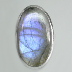 Стильное кольцо с лабрадоритом