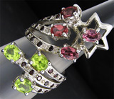 Кольцо из коллекции "Mia" с гранатами разных сортов и перидотами Серебро 925