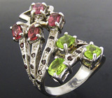 Кольцо из коллекции "Mia" с гранатами разных сортов и перидотами Серебро 925