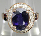 Кольцо из коллекции "Mia" с иолитом, гранатами и бесцветными сапфирами Серебро 925