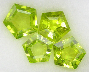 Набор из 4 перидотов 2,17 карат