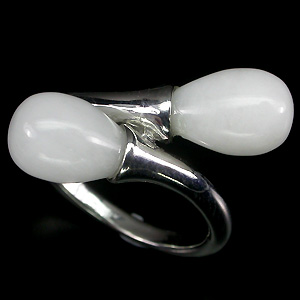 Кольцо с белыми агатами