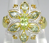 Ажурное кольцо из коллекции "Mia" с перидотом, зелеными сапфирами и цитринами Серебро 925