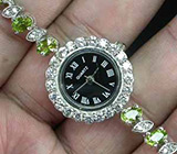 Часы на браслете с перидотами Серебро 925