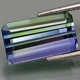 Чистейший полихромный танзанит 2,9 карат