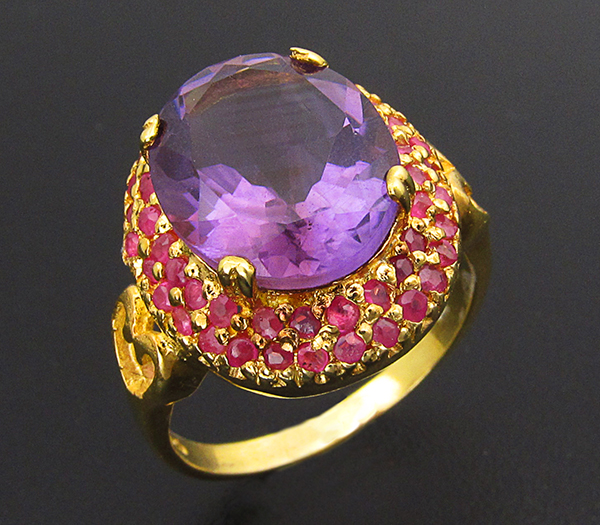 Кольцо из коллекции "Mia" с аметистом и розовыми сапфирами