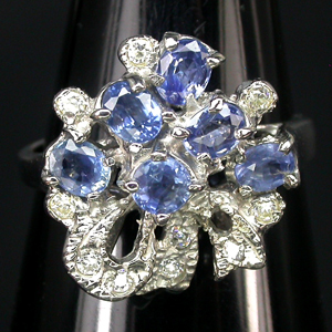 Прелестное кольцо с синими сапфирами