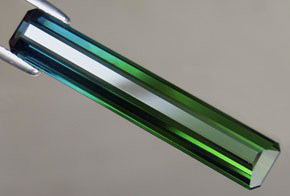 Крупный полихромный турмалин 9,68 карат