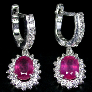 Серьги с ярко-розовыми сапфирами