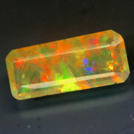 Ограненный эфиопский опал 0,75 карат