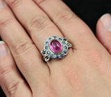Замечательное кольцо с пурпурным и синим сапфирами и гранатами Серебро 925