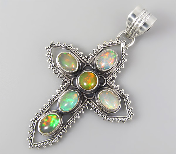 Кулон-крест с эфиопскими опалами