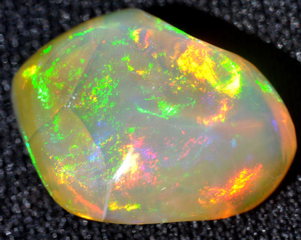 Эфиопский опал 6,4 карат