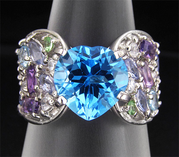 Праздничное кольцо с топазом, аметистами, цаворитами, танзанитами и цирконами