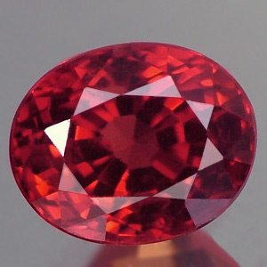Красно-оранжевый сапфир 1,23 карат