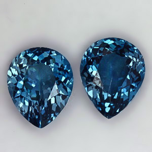 Пара топазов 12,28 карат