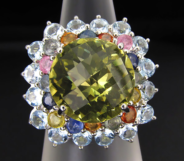 Яркое кольцо с цитрином, топазами и разноцветными сапфирами