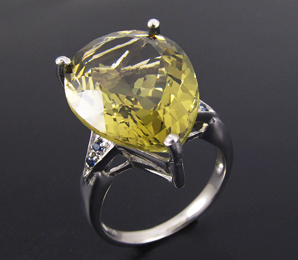 Замечательное кольцо с цитрином и сапфирами