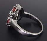 Прелестное кольцо с коньячным бриллиантом, танзанитами, цаворитами и сапфирами Серебро 925