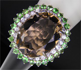 Крупное кольцо с дымчатым топазом, бесцветными цирконами и цаворитами Серебро 925