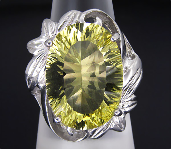 Эффектное кольцо с цитрином