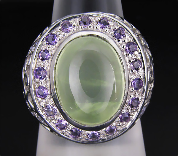 Кольцо с пренитом, аметистами и танзанитами