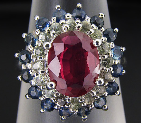 Кольцо с рубином, зелеными и синими сапфирами