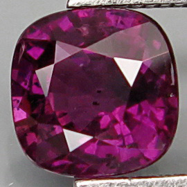 Пурпурный сапфир 1,05 карат