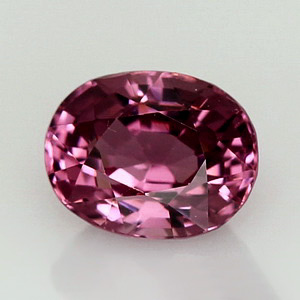 Чистейшая пурпурно-розовая шпинель 1,44 карат
