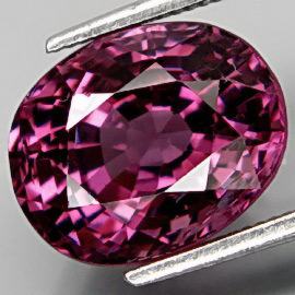 Пурпурно-розовая шпинель 4,06 карат