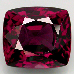 Пурпурно-красная шпинель 5,26 карат