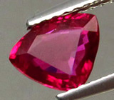Пурпурно-розовый сапфир (рубин) 1,04 карат 