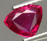 Пурпурно-розовый сапфир (рубин) 1,04 карат 
