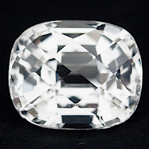 Чистейший лейкосапфир 3,53 карат