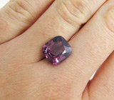 Крупная пурпурно-розовая шпинель 6,73 карат 