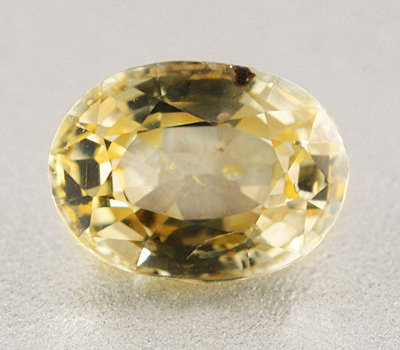 Желтый cапфир 0,6 карат