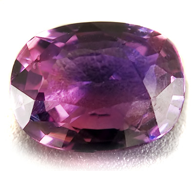 Сапфир со сменой оттенка 0,65 карат