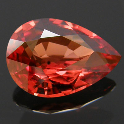 Оранжевый сапфир 0,83 карат