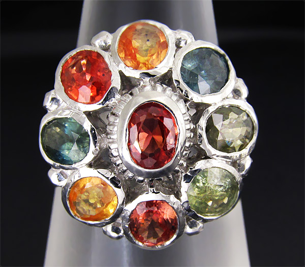 Кольцо с разноцветными сапфирами