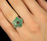 Кольцо с родолитом гранатом, изумрудами и сапфирами Серебро 925