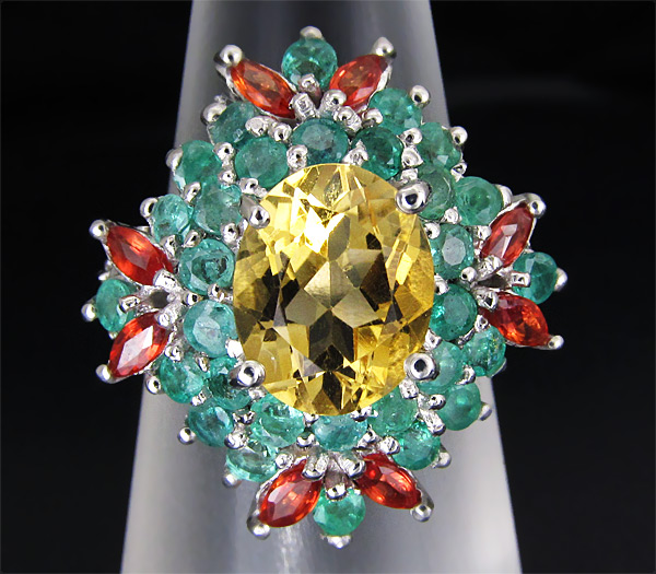 Кольцо с цитрином, изумрудами, цаворитами гранатами и сапфирами