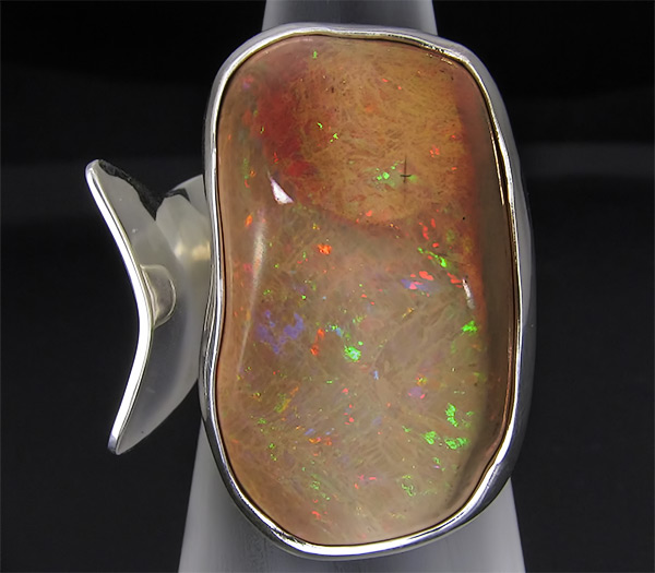 Кольцо с эфиопским опалом 28 карат