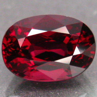 Пурпурно-розовая шпинель 2,49 карат