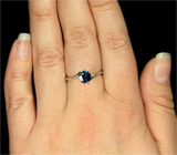Элегантное кольцо с синим сапфиром Золото