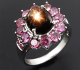 Кольцо со звездчатым, пурпурными сапфирами и родолитами Серебро 925
