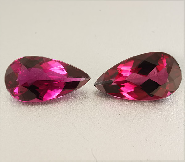 Пара рубеллитов 4,7 карат