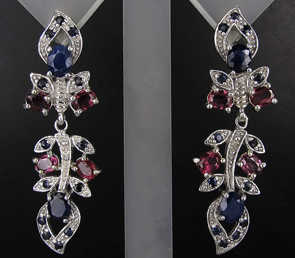Замечательные серьги с синими сапфирами и родолитами