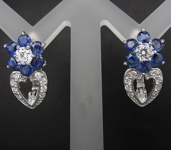 Симпатичные серьги с синими сапфирами